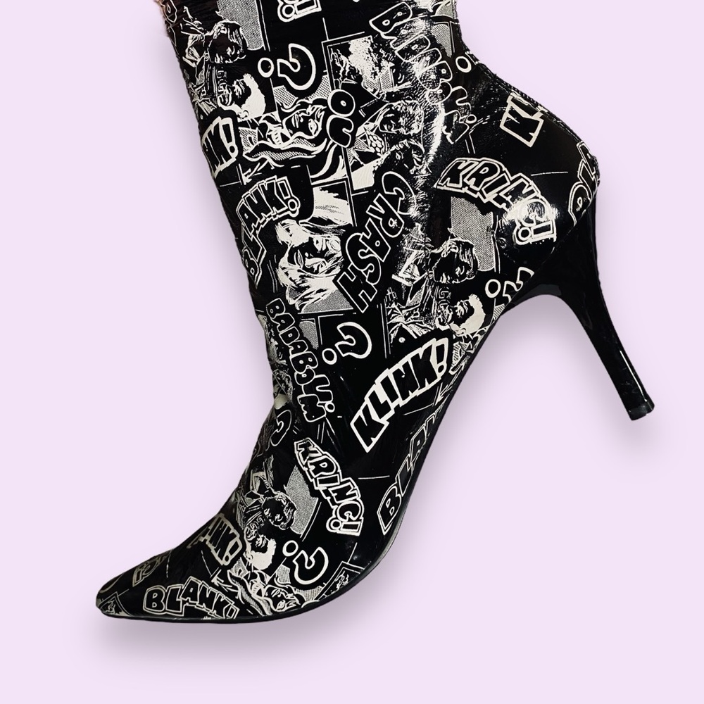 NEW Miss Trendy Comic Print Marvel Point Toe Stiletto Knee Boots *Flaws* SZ 11 - Picture 6 of 14